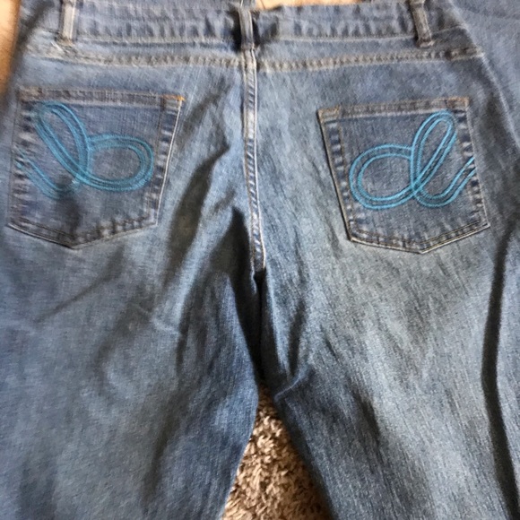 Women’s Embellished Jean Size 7/8 - Picture 5 of 5